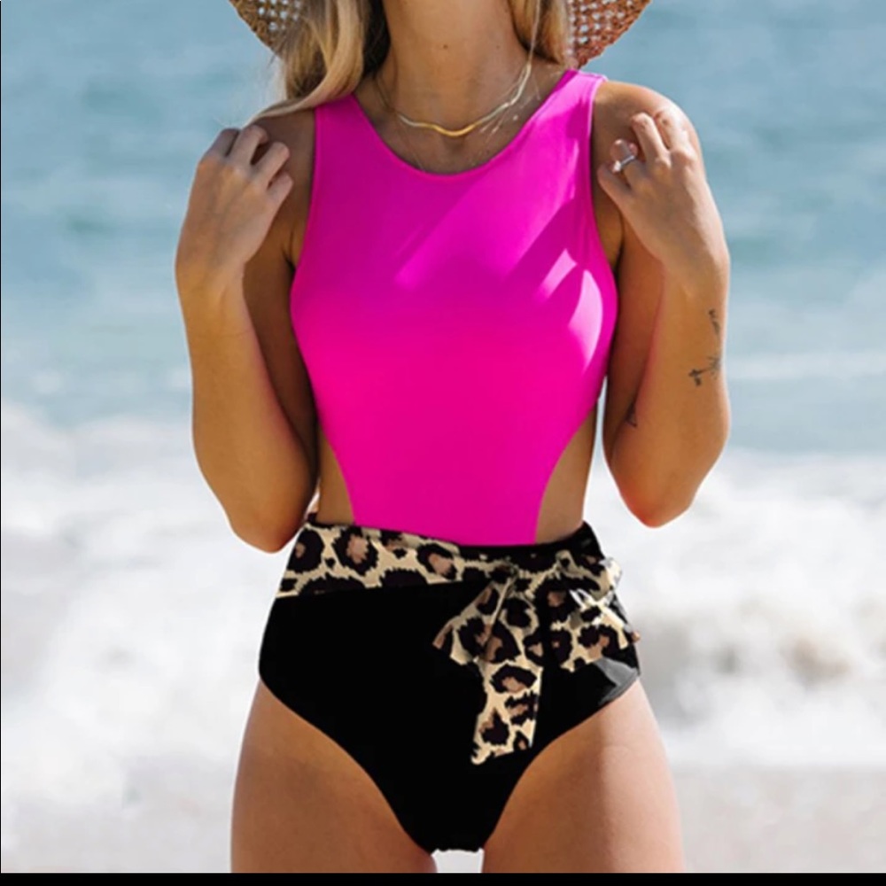 WOMENS JUNIORS MEDIUM MONOKINI BIKINI BATHING SUIT SWIMSUIT SWIM WEAR ONE PIECE